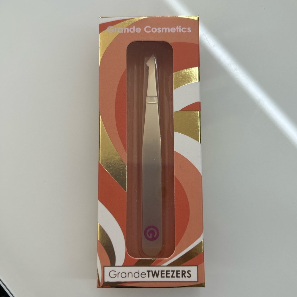 Tweezers
